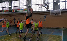 В БГТУ состоялось  первенство среди факультетов и институтов по баскетболу 