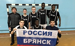 Сборная команда студентов БГТУ стала серебряным призёром турнира по мини-футболу 