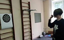 Студенты БГТУ приняли участие в мастер-классе по игре «Дартс»