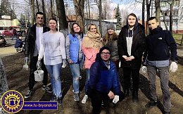 Обучающиеся БГТУ приняли участие в акции "Чистый город" 